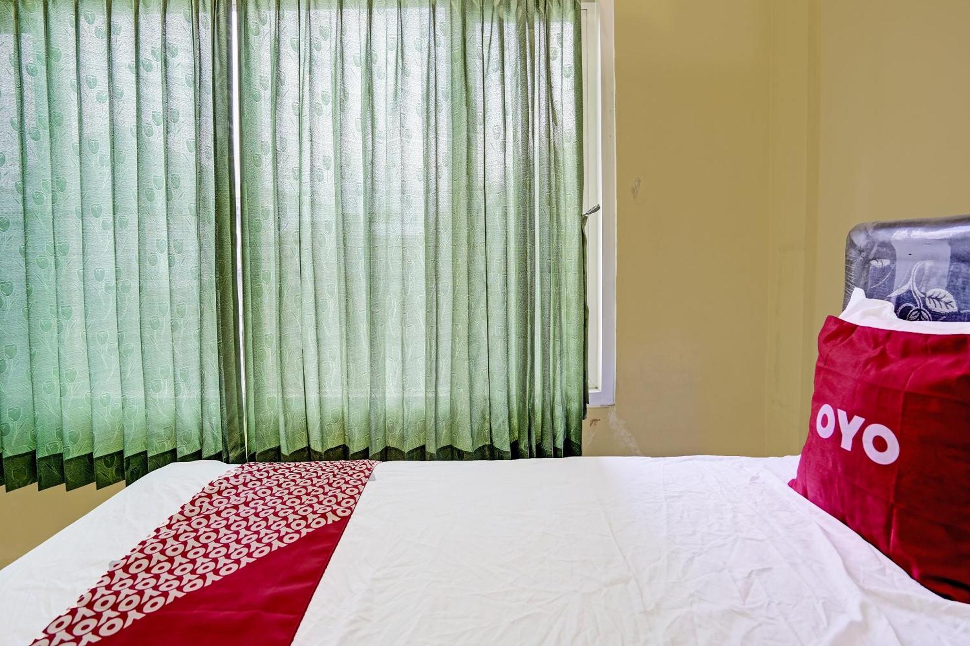 Oyo 91572 Kost Esklusif Barokah Hotell Pasuruan Exteriör bild