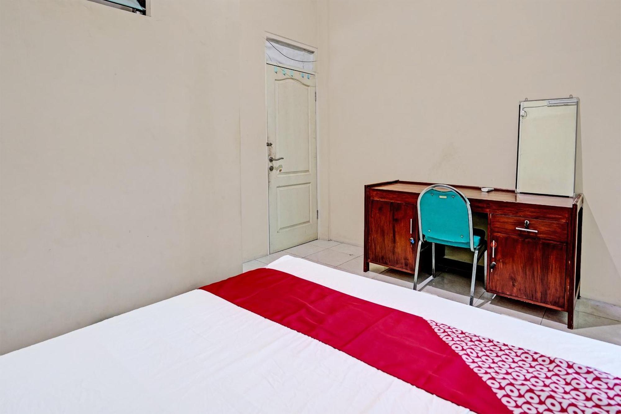 Oyo 91572 Kost Esklusif Barokah Hotell Pasuruan Exteriör bild
