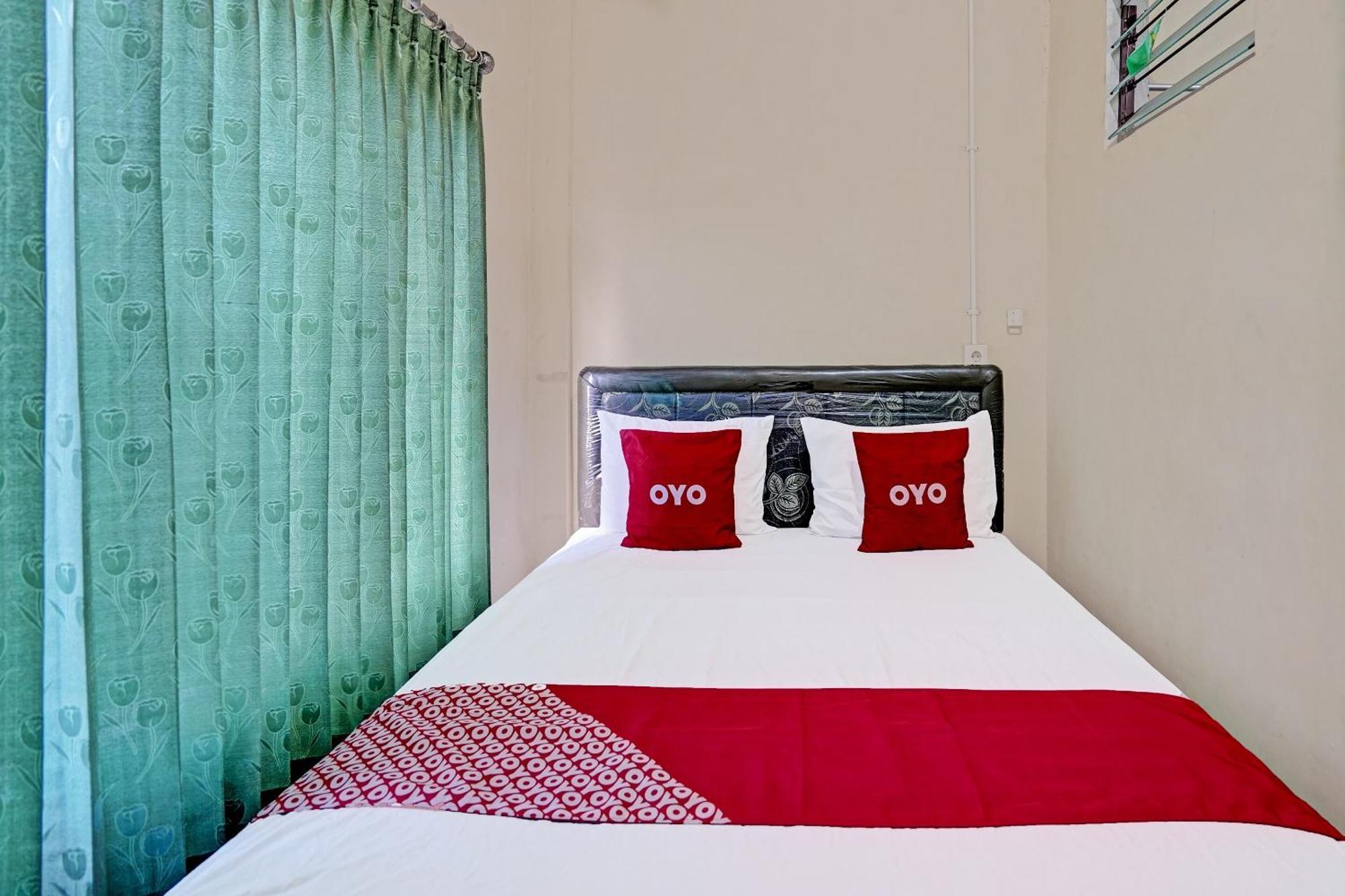 Oyo 91572 Kost Esklusif Barokah Hotell Pasuruan Exteriör bild