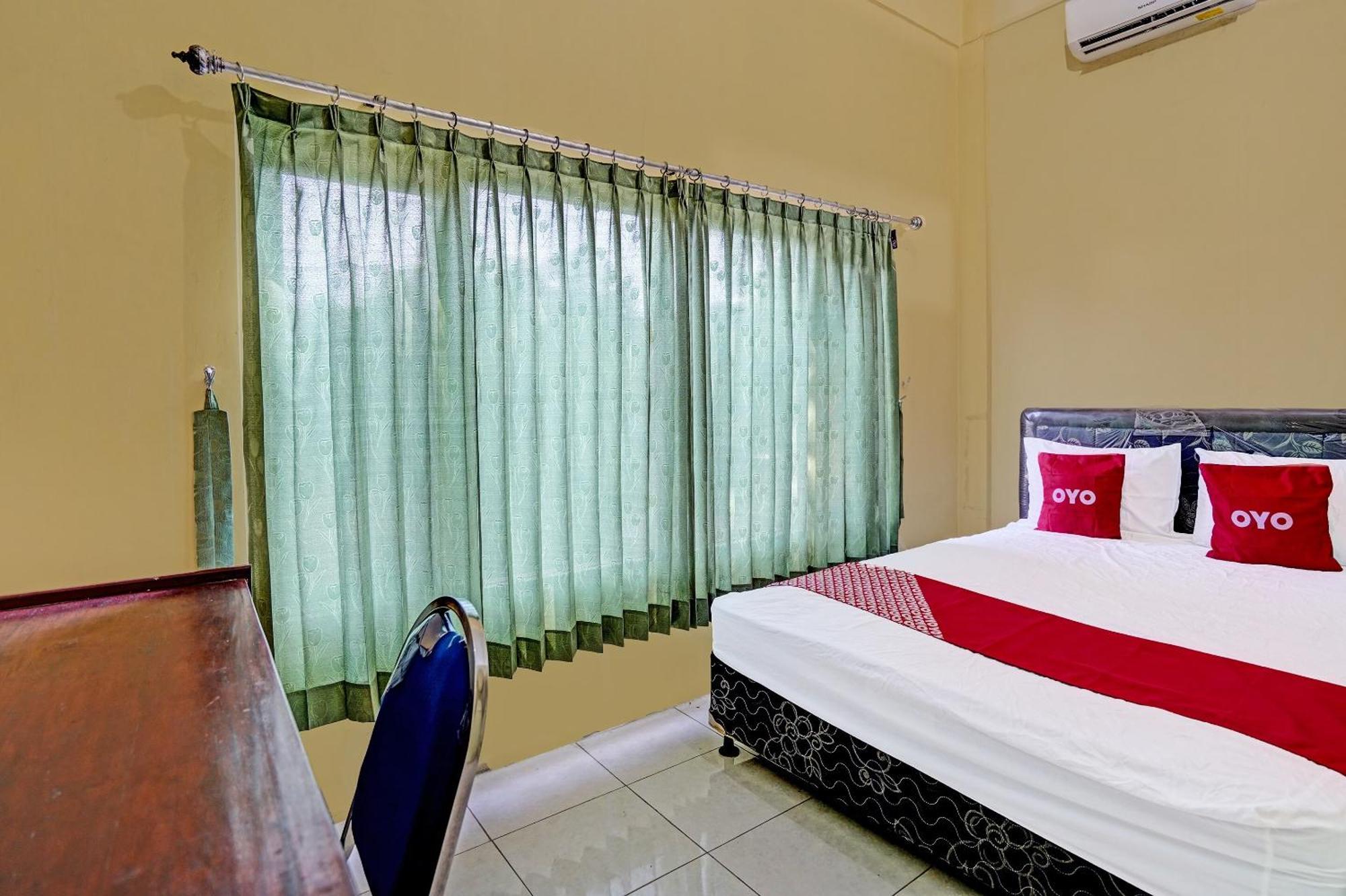 Oyo 91572 Kost Esklusif Barokah Hotell Pasuruan Exteriör bild