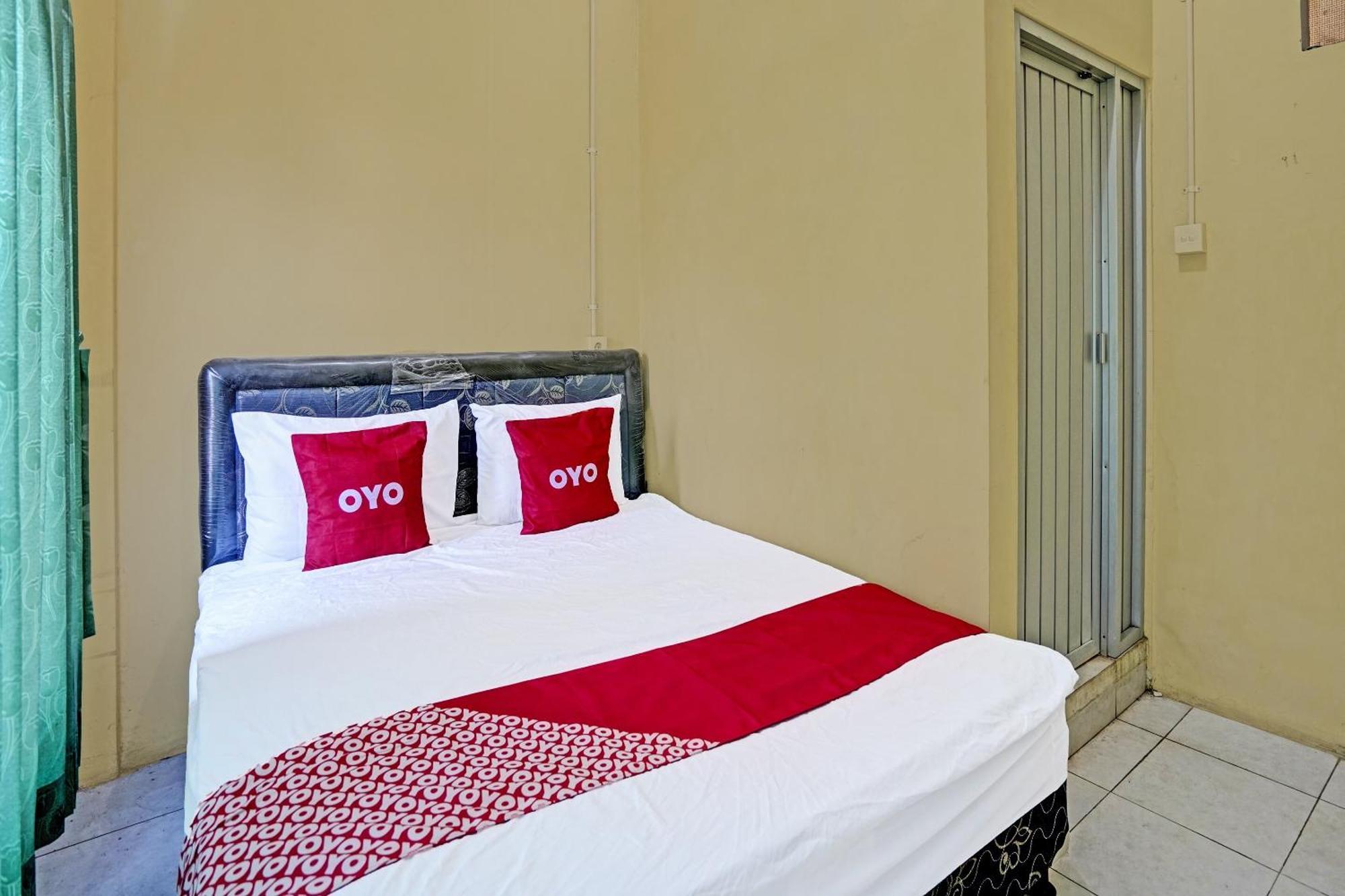 Oyo 91572 Kost Esklusif Barokah Hotell Pasuruan Exteriör bild