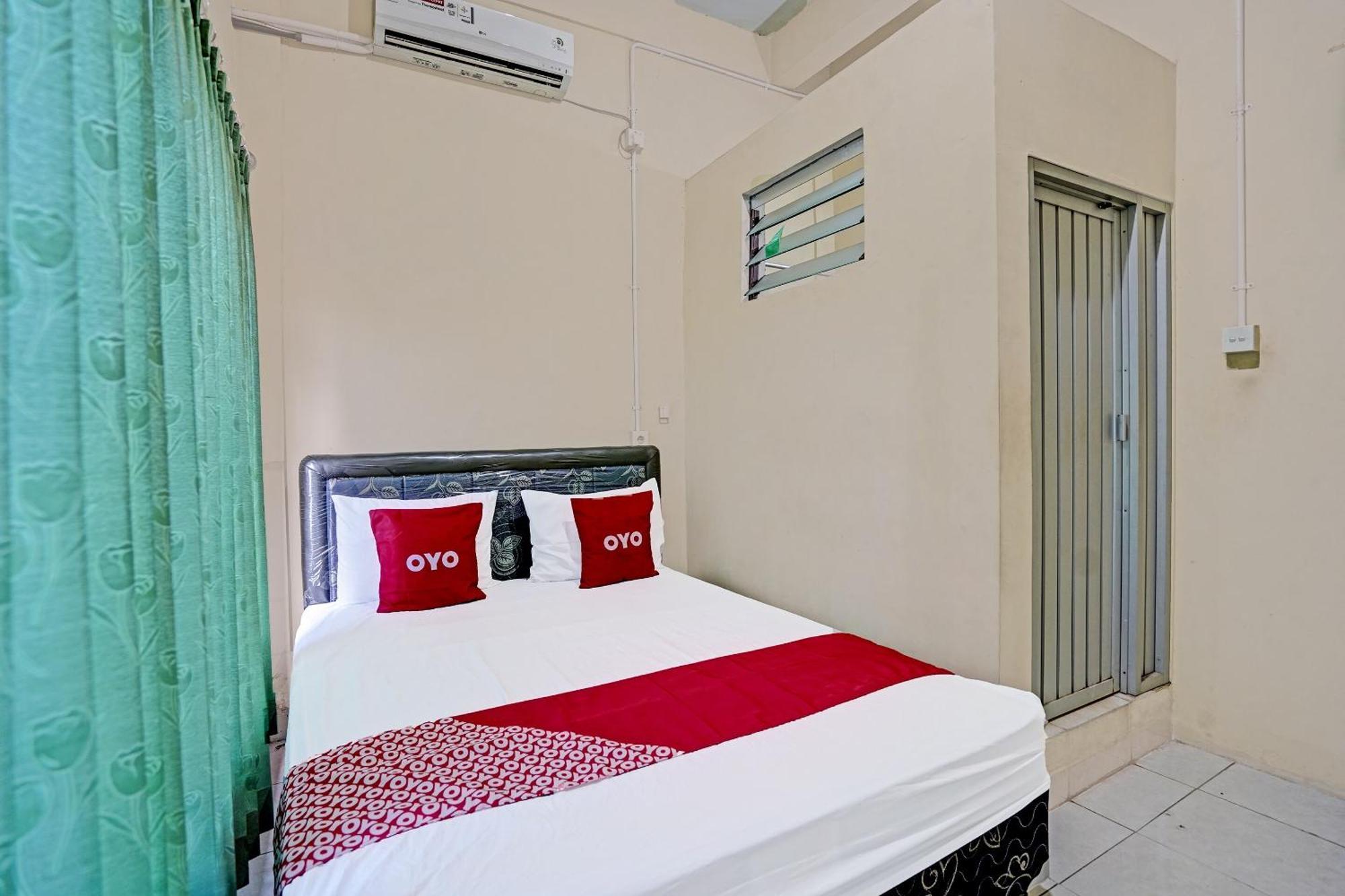 Oyo 91572 Kost Esklusif Barokah Hotell Pasuruan Exteriör bild