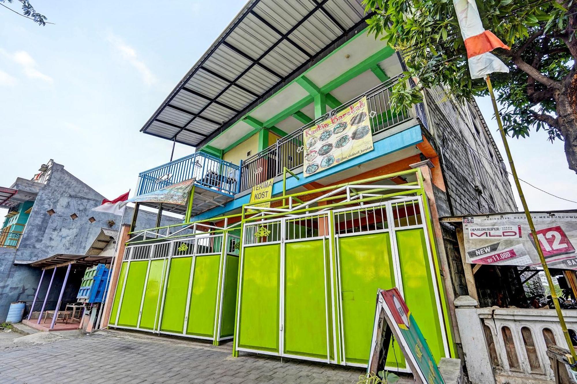 Oyo 91572 Kost Esklusif Barokah Hotell Pasuruan Exteriör bild