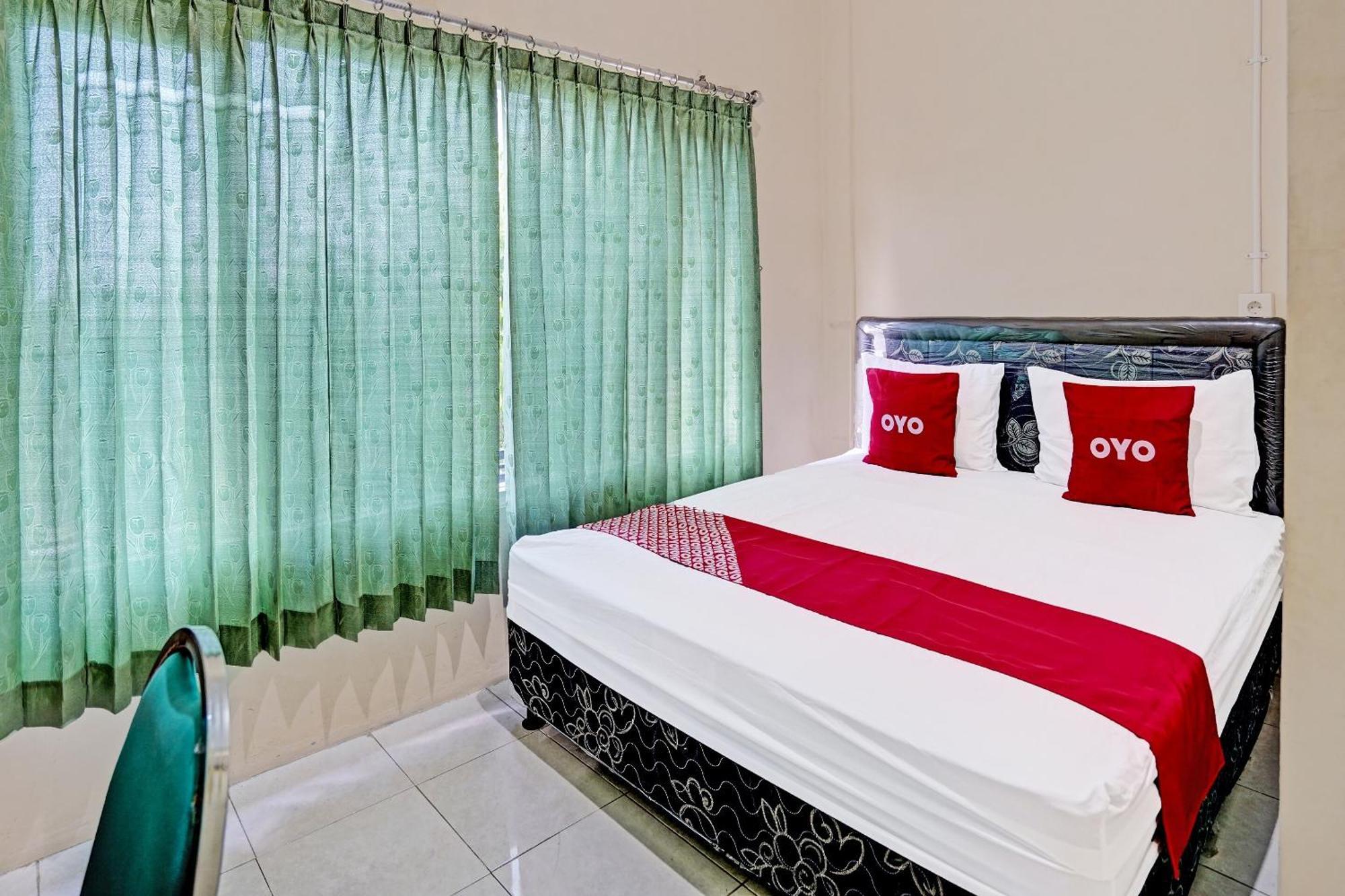 Oyo 91572 Kost Esklusif Barokah Hotell Pasuruan Exteriör bild